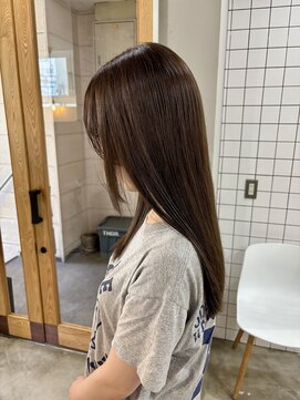 スート(suit.) 透明感たっぷりグレージュカラー