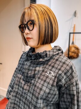 ヴヴ(Bub) アンブレラカラー ブロンドカラー ブリーチ 切りっぱなしボブ