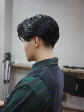 テーパーフェードセンターパート