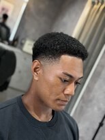 メグロバーバーショップロッポンギ 目黒六(MEGURO BARBER SHOP 6PPONGI) ローフェード/外国人ヘア