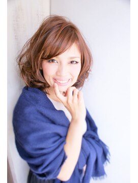 フルーヴ(Fleuve) ふんわりミディボブ