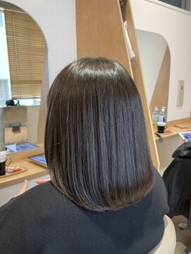 アンフィ 東京(Amphi) 【濃厚トリートメントの艶感!!透明感グレージュ♪】