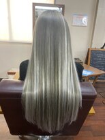 ナスキィ(Naski)&nbsp;ホワイト系ハイライトたっぷり＊