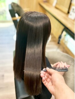 ココネ(cocone)の写真/メテオカラー×高濃度水素カラーの組み合わせで圧倒的なツヤと柔らかさを叶える♪潤いをプラスして美髪に。