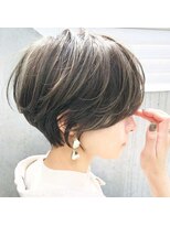 ウル(ulu)&nbsp;動きのあるショートレイヤー