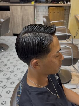 グルーマーズトウキョウ(GROOMER/S TOKYO) 七三テーパーフェード