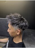 フェードカット×ツイストパーマ×ホワイトメッシュ