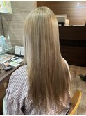 ペールベージュ