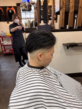 スキンフェードカット　