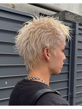 ダーツ(darts) "dartsマツダレン"【スパイキーショート×ホワイトブロンド】