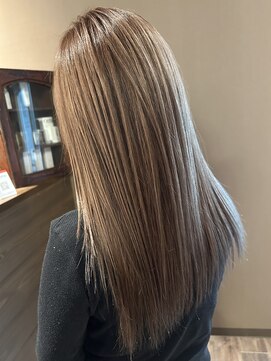 ミスター(Mr,) 色気引き出すヌードベージュ