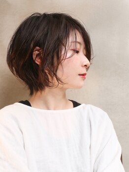 ラクリマ(Lacrima)の写真/顔周りのデザインひとつで貴方の魅力を引き出す◇髪質を見極めナチュラルで再現性高いカット技術を
