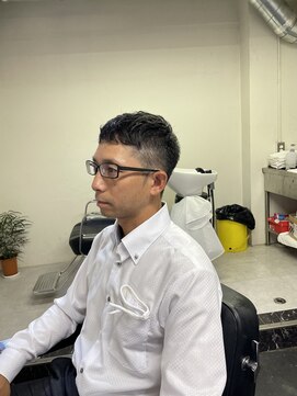 メリケンバーバーショップ フクオカ(MERICAN BARBERSHOP FUK) 波巻き束感ショートツーブロックマッシュアップバングコンマヘア