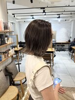 小森谷,黒髪,グレーベージュ,レイヤーロング,前髪パーマe26