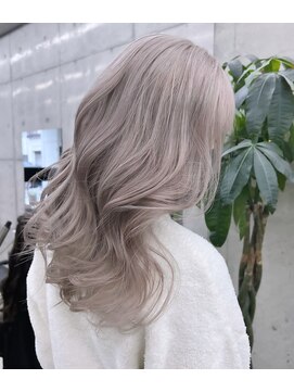 リノート バイ エゴル 名古屋(LINOET by ENGOL) 【LINOET 名古屋】佐藤まいら ホワイトベージュ