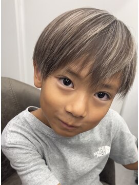 キング 高槻(K!ng) 縮毛矯正髪質改善ハイライトレイヤーカット高槻美容室エクステ