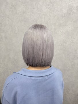 アン ブリーチ 大宮駅東口店(UN BLEACH) ホワイトシルバー