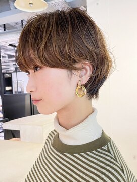 シオン(shion) ショート前髪カット美髪おくれ毛_ba428983