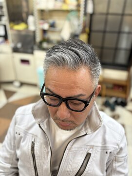 ふかくさ 王道白髪ショート