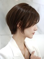 ショートボブくびれショートヘア顔周りレイヤー白髪ぼかし30代