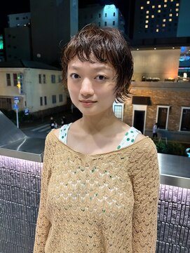 スニュウ(snuw) レイヤーボブインナーカラーマロンブラウンショートパーマ