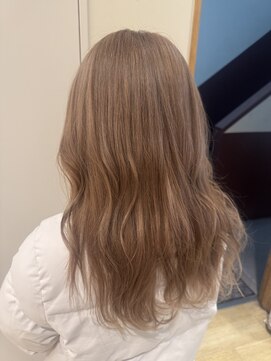 エイト新宿店(EIGHT shinjuku) ミルクティーベージュ