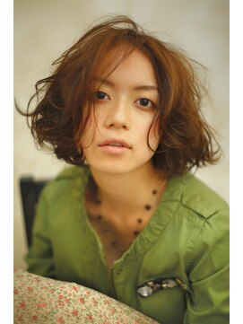 ブーケ(BOUQUET) センターパート・くせ毛風・カール・前下がり・ボブ・小顔