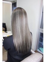 ジウ 上通り(JIU)&nbsp;透明感☆立体感☆ミルクティーベージュ×ホワイトハイライト