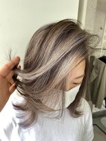 イキ 表参道(iki omotesando)&nbsp;モード/無造作ウェーブ/大人ガーリー[表参道駅]