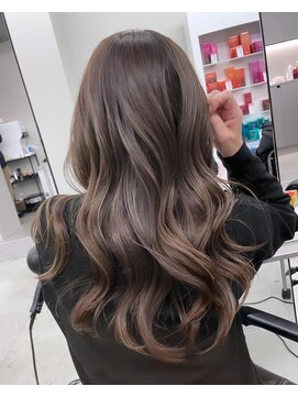 ジルブラン(JIL BLAN) ハイライトバレイヤージュダブルカラーショートカット30代40代