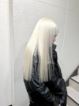 シック(chic.) 抜きっぱなしホワイトブロンド/福岡天神ハイトーン/ケアブリーチ
