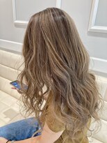 キャパ(CAPA)&nbsp;ミルクティーベージュ韓国風巻きグレージュブロンドロング