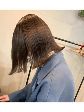 スクレ(s:;cre) ぱつっとミディ×グレージュ