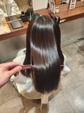 エイクス 津田沼(AQs) ミディアムヘア/暗めカラー/グランマッシュ/千葉