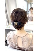 シンプル綺麗めシニヨン大人ヘアアレンジ♪お呼ばれに