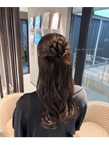 アース エレガンス 吉祥寺店(EARTH Elegance)&nbsp;花咲くハーフアップ。品格溢れるローズアレンジ