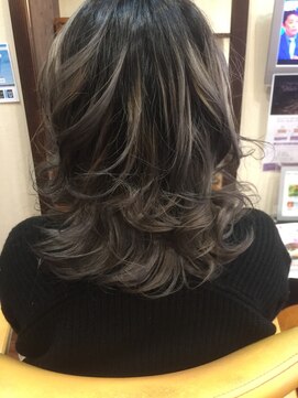 ディーセブン ヘアーリゾート(D seven Hair Resort) レイヤーグレージュ