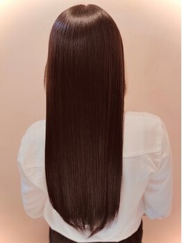 アトリエカズ(Atelier Kazu)の写真/毛先まで潤いまとまり,さらさらな感覚「フローディア」「アマトラ」取扱い。ダメージ部分を高補修&髪質改善
