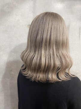 カリーナコークス 原宿 渋谷(Carina COKETH) ダブルカラーインナーカラーイヤリングカラーレイヤーカット韓国