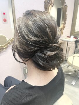 フッタ(Futta) ゆるふわお団子スタイル【ヘアセット】【西武新宿駅】