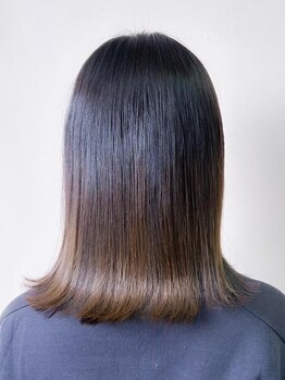 ラクーン バイ 朝日理容室(RacCoON by 朝日理容室)の写真/[カット+髪質改善ストレート+Tr ¥12500]丁寧なアイロン施術で理想の美髪に！艶とまとまりの良さが魅力◎
