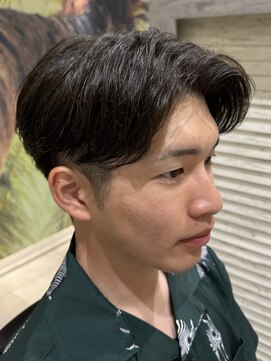 ヨシザワインク プレミアム 横浜 桜木町店(YOSHIZAWA Inc. PREMIUM) 爽やかツーブロックセンターパート/メンズバーバー理容室