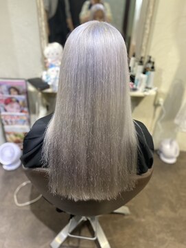 リアリス フレーゼ(Realis Fleuze) ホワイトシルバー