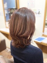 フリージア(freesia)&nbsp;30代40代50代/ミディアムウルフ/艶髪スタイル