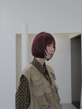 アイエヌジードット(INg.) 【ブリーチなしダブルカラー】チェリーレッド×ボブ