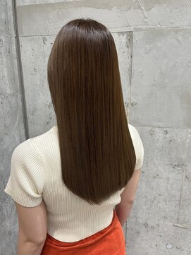 ニューカマー バイ ヘッドライト シブヤ(NEW COMER by HEADLIGHT shibuya) ナチュラルストレート×艶髪