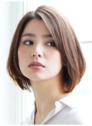 前髪なしの“ひし形ショートボブ”