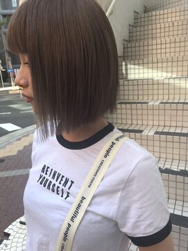フロート 小阪店(float) アッシュベージュ_マニッシュショート,ネイビー,フレンチボブ