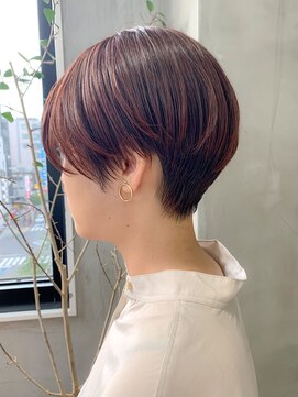 テトヘアー(teto hair) ハンサムショート、オレンジベージュ、前下がりショート