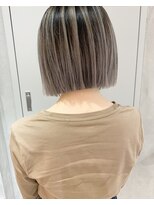 ヨーク(YOKE)&nbsp;【 YOKE 】外国人風 切りっぱなしボブ ミルクティーアッシュ